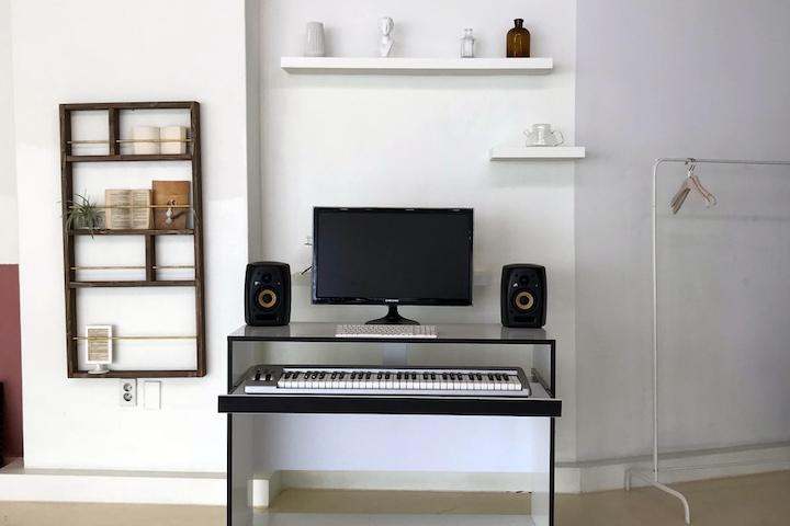 미디데스크 1200