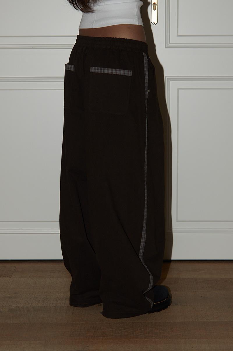 PEACHY SIDE CHECKED MEGA WIDE PANTS (GIMO)