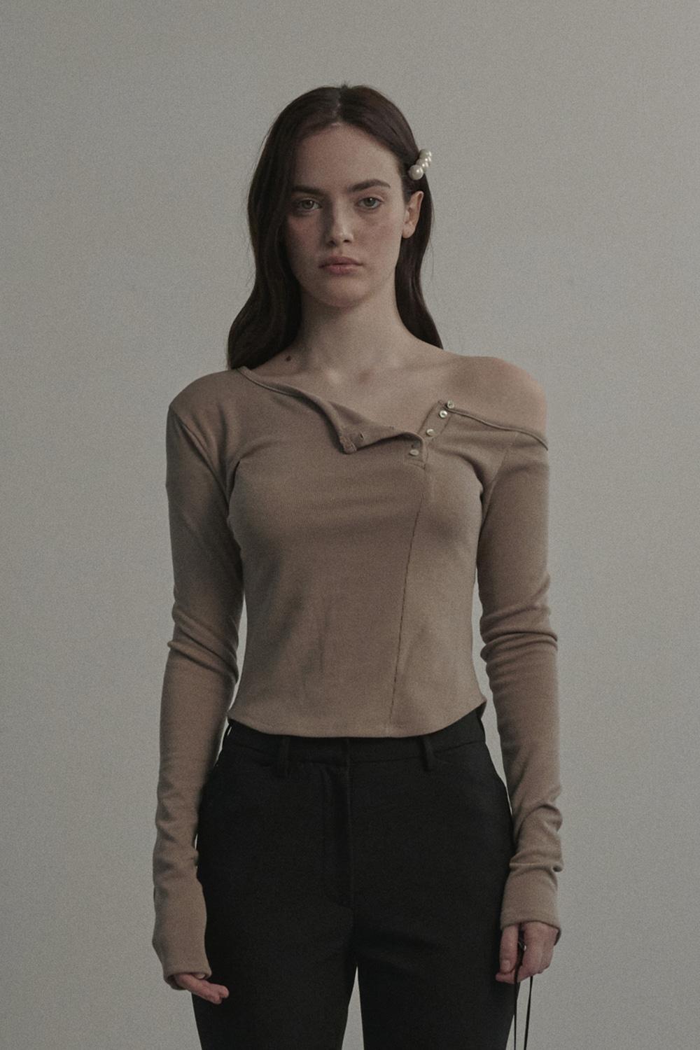 Wave Off Shoulder T-shirt-Brown