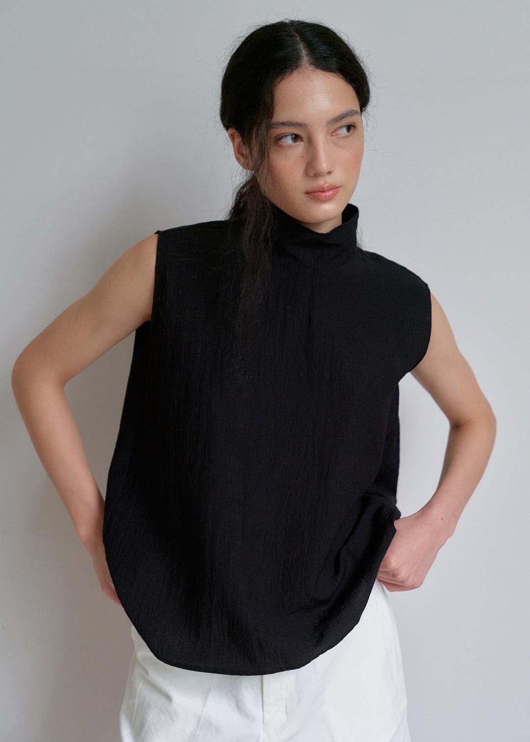 GETTER SLEEVELESS BLOUSE (BLACK)