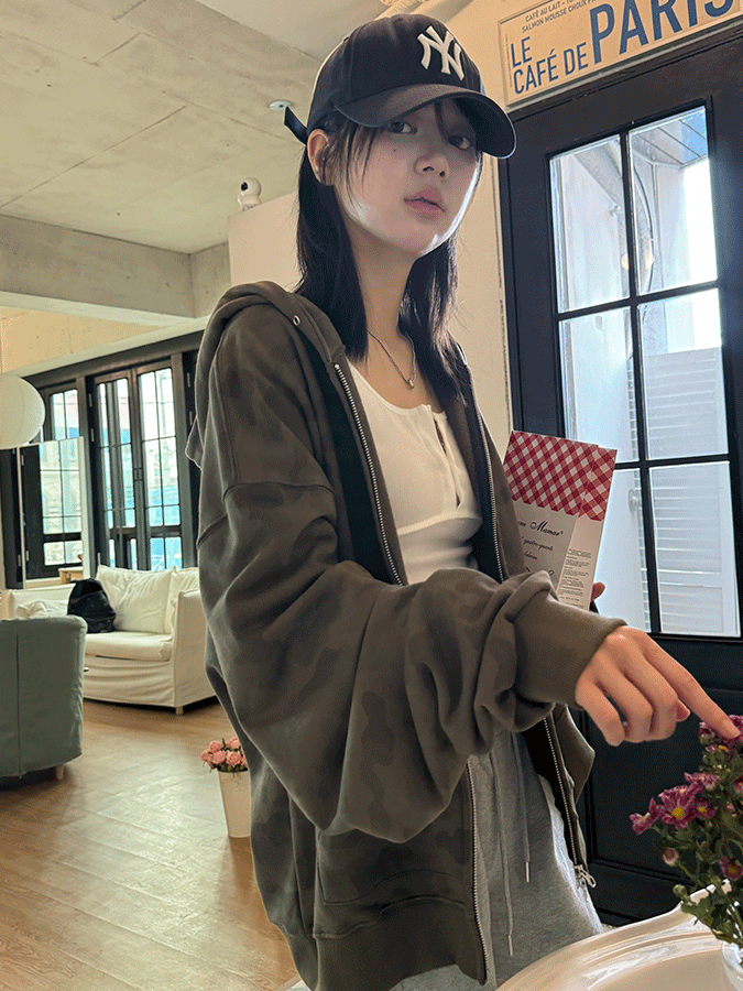 서울베이스드 OVER CAMO HOOD ZIP UP