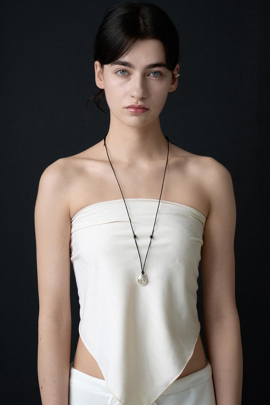 N.024/SHELL LEATHER NECKLACE_BLACK