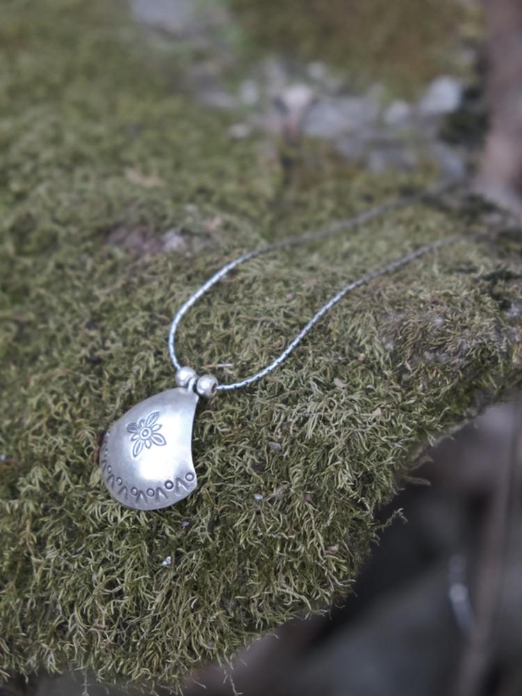 [자체제작] Karen Pendant Long N. / 카렌 펜던트 롱 넥클리스.