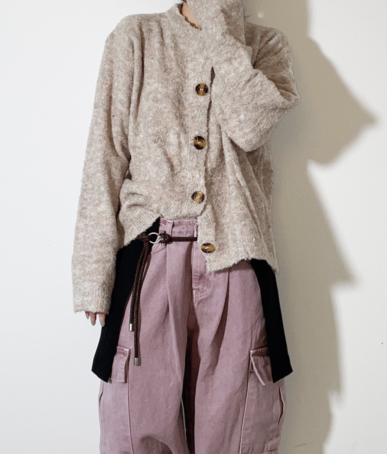 니들 보카시 버튼 라운드 긴팔 가디건