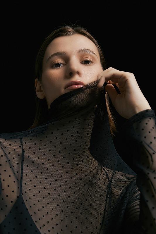 A38-2 도트 매쉬 터틀넥