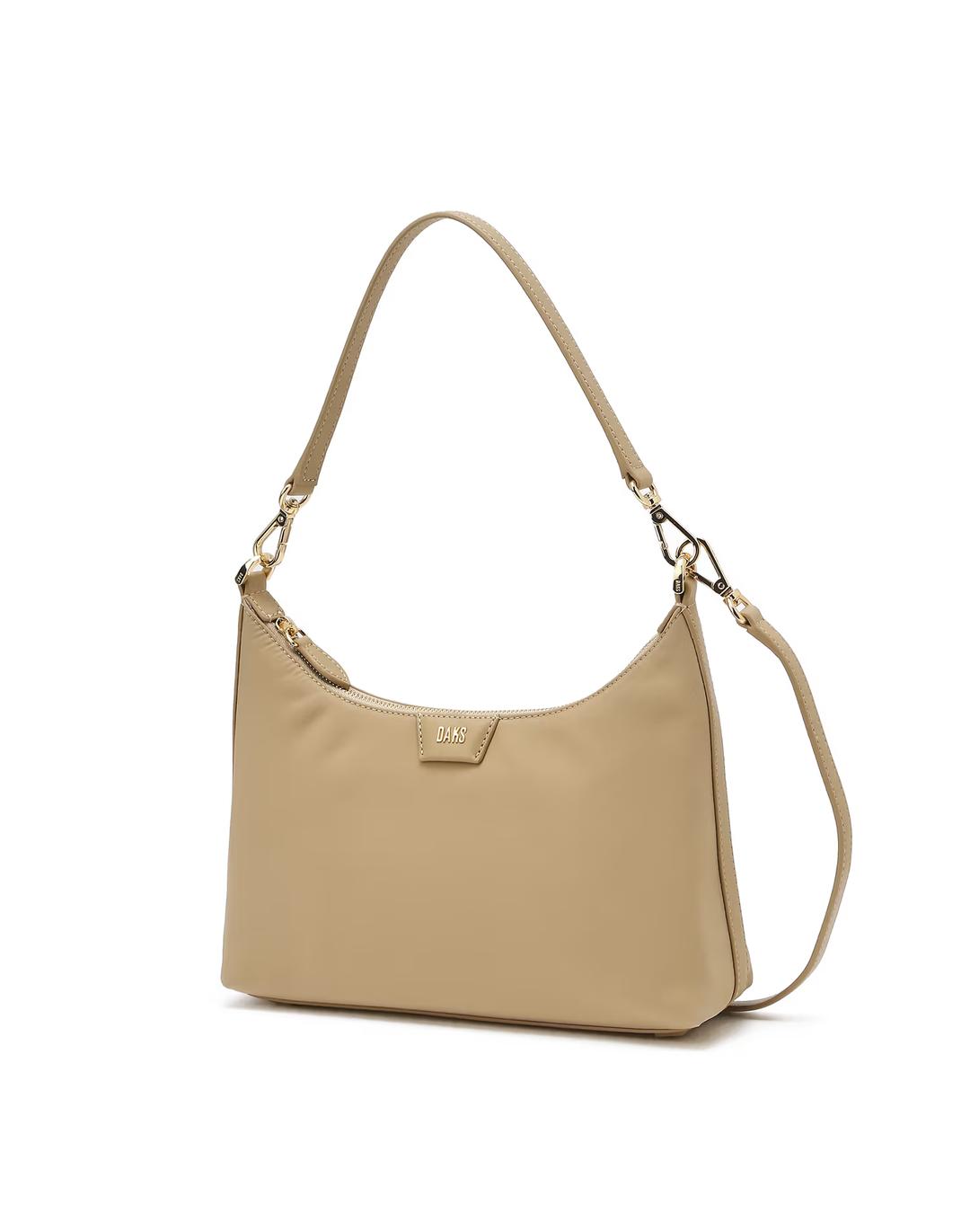 [반값세일]베이지 로고장식 가죽 숄더백