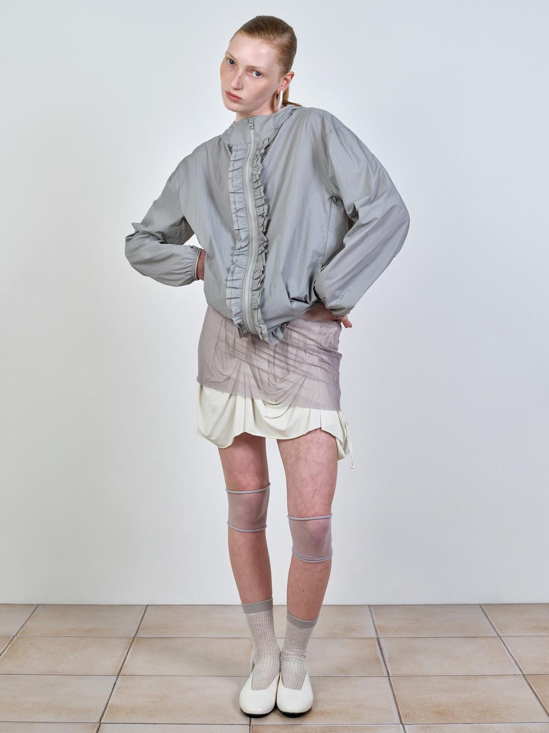 RUFFLE WIND BREAKER LIGHT GRAY