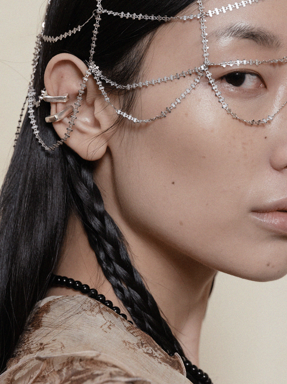 Void earcuff