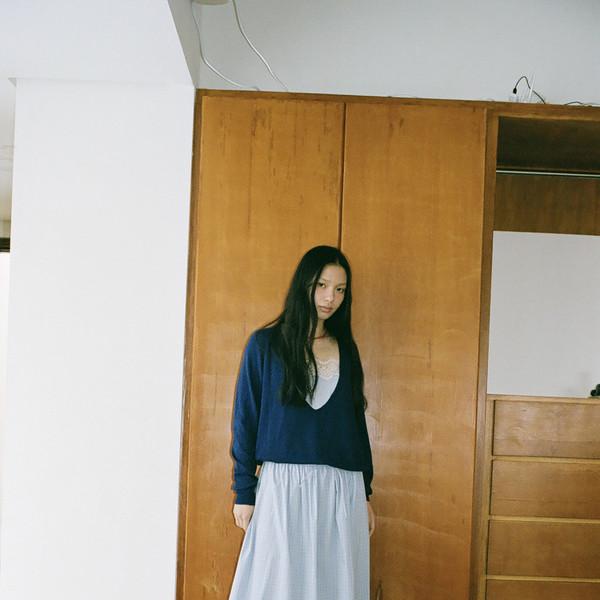 Deep V-Neck Knit (Ivory / Melange Gray / Green / Navy)