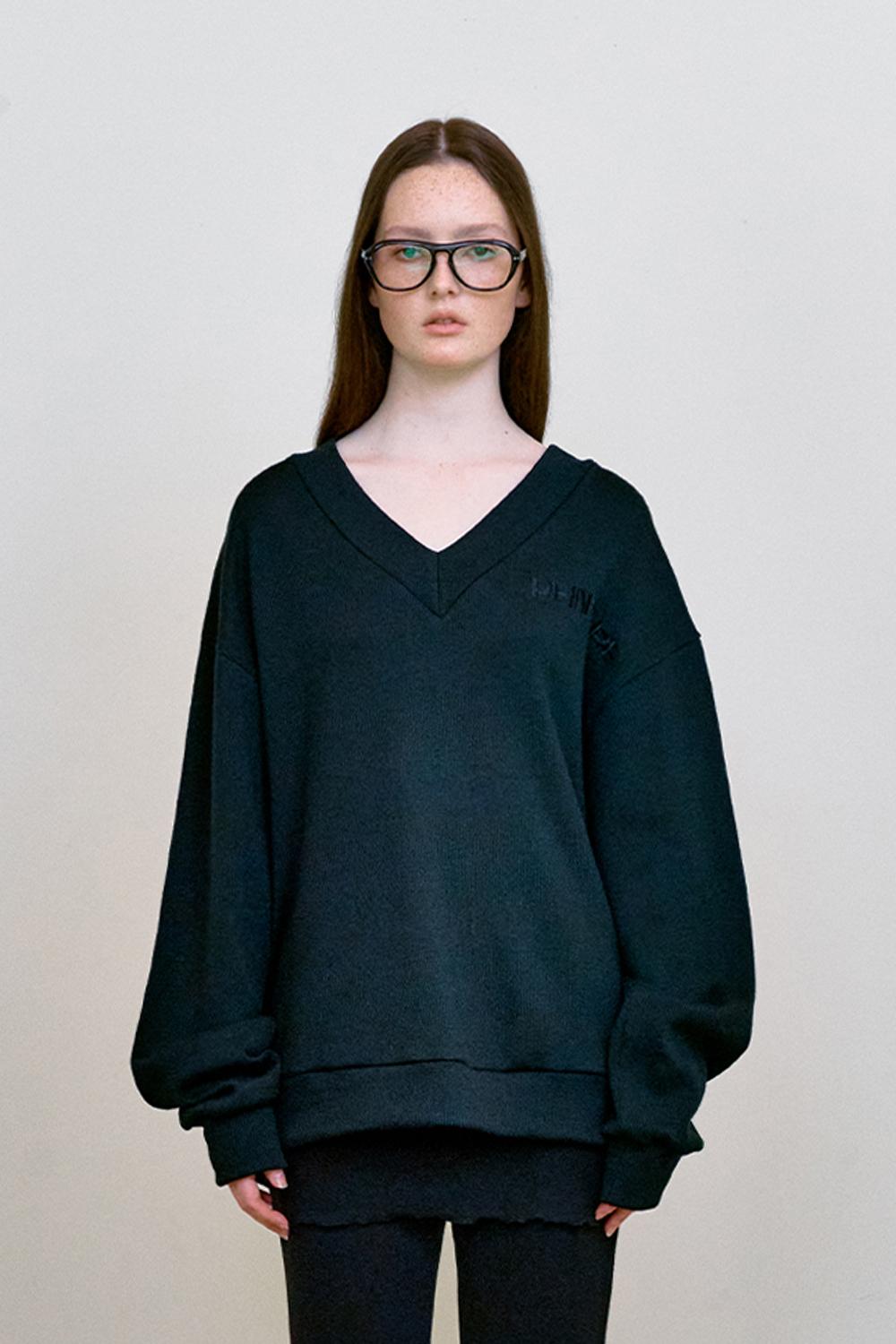 Logo Over-Fit Knit-Black