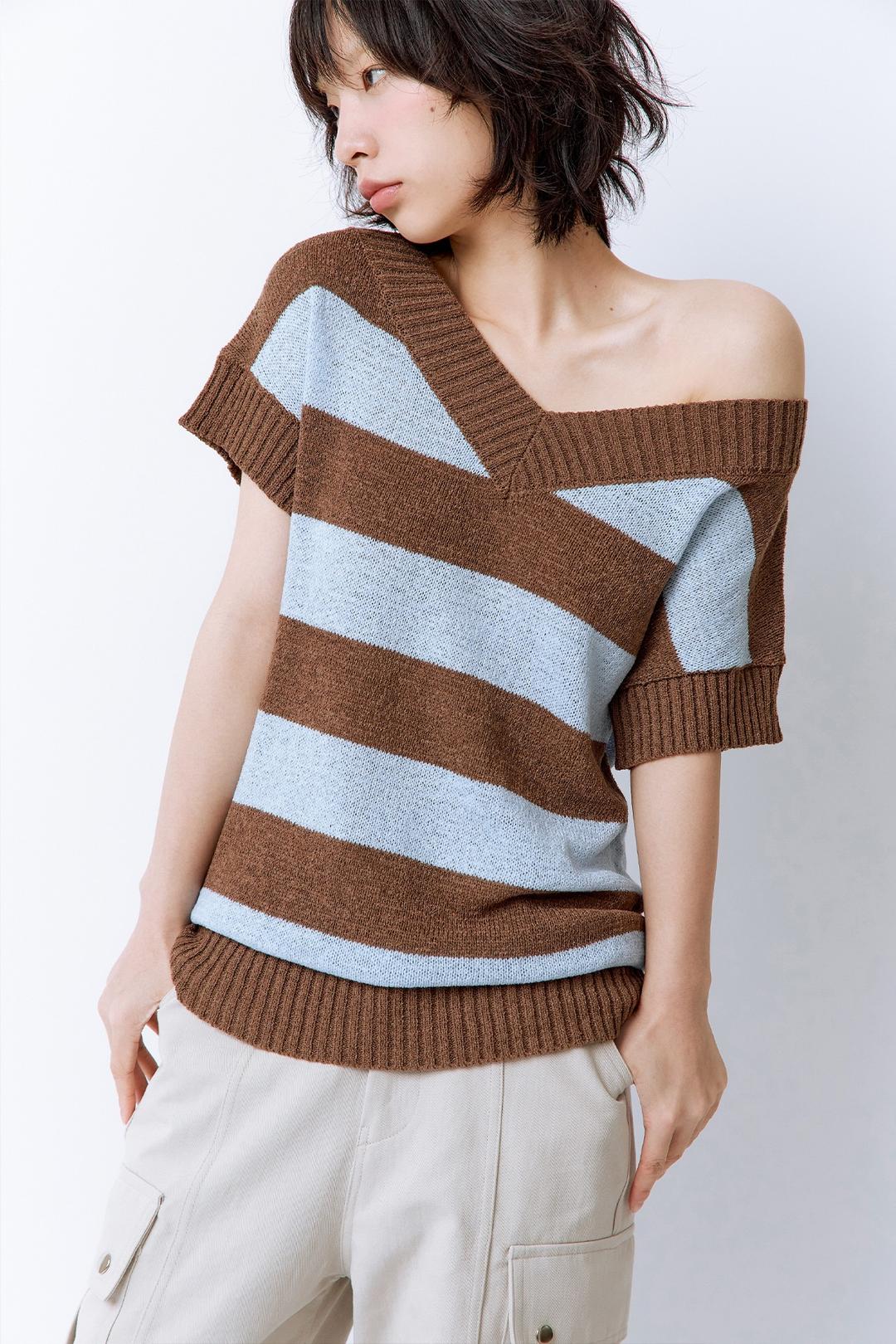 V Neck Stripe Knit Brown