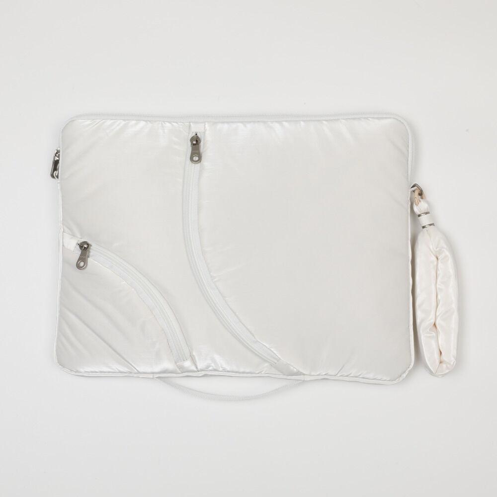 Lake 16 Laptop Clutch_Cream