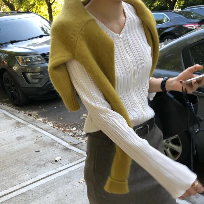[2차리오더]PLEATS ROUND BLOUSE (IVORY)