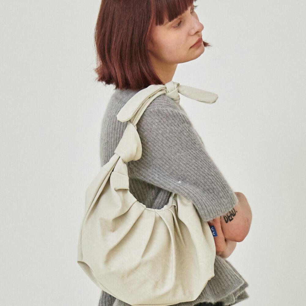 Stone Croissant Medium Bag_Snow Beige