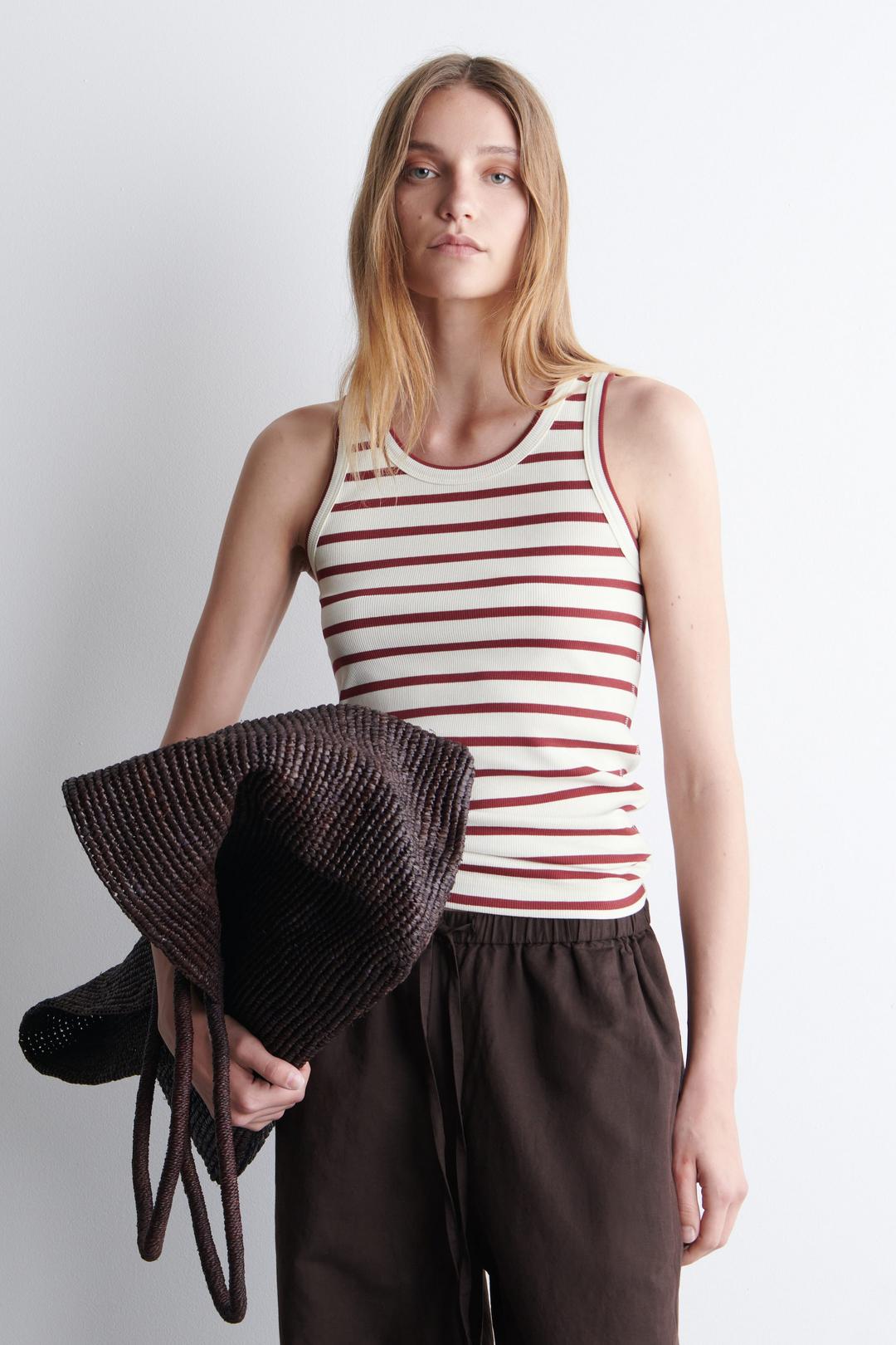 DÉBARDEUR CÔTELÉ - ROUGE / BLANC / RAYURES | COS