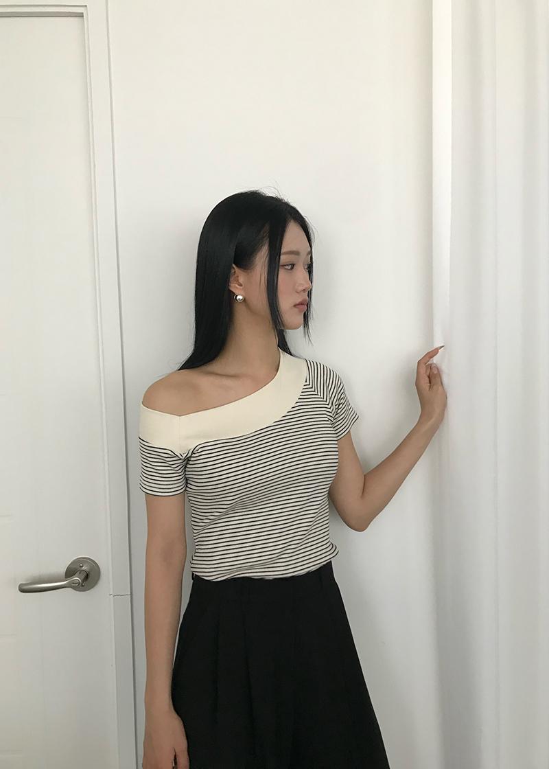 [여름] 만텔라 스트라이프 원숄더 티셔츠