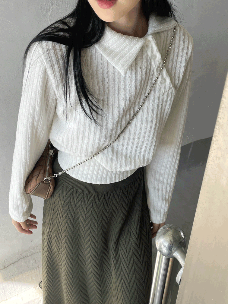 amy diagonal button T