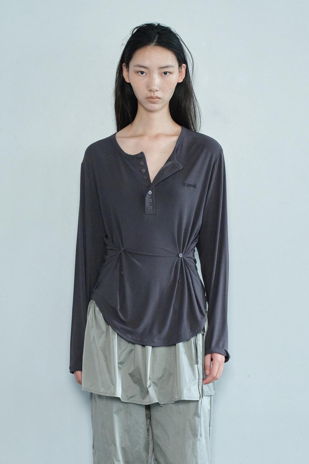 BUTTON HENLEY NECK TOP / CHARCOAL