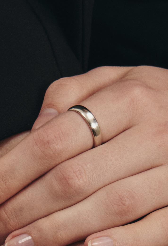 #250 Blanc Engage ring