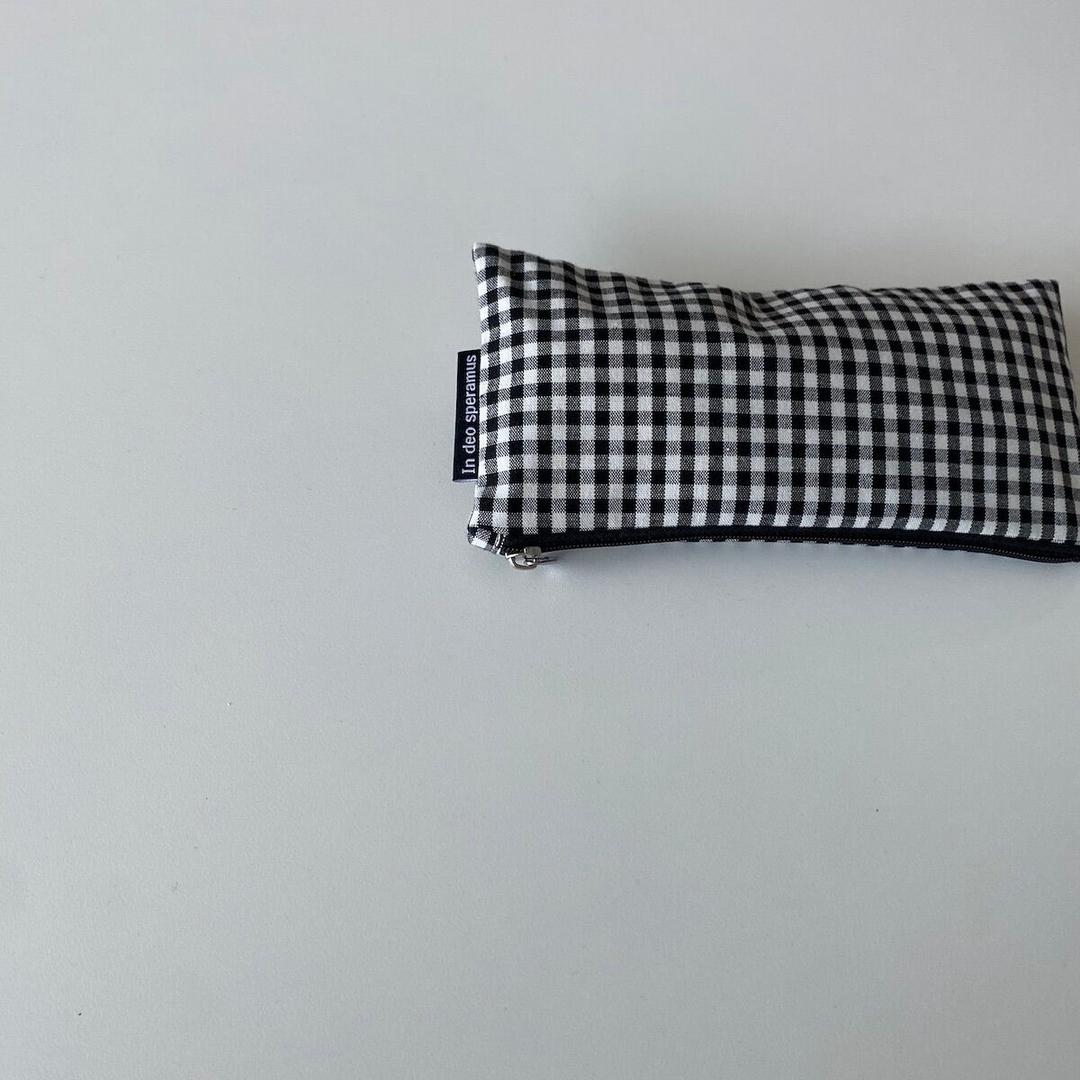 기본 블랙 체크 필통(Black check pencil case)