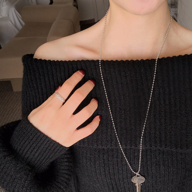 [연말룩🖤/여리여리] 페미닌골지오프숄더니트티 (2color)