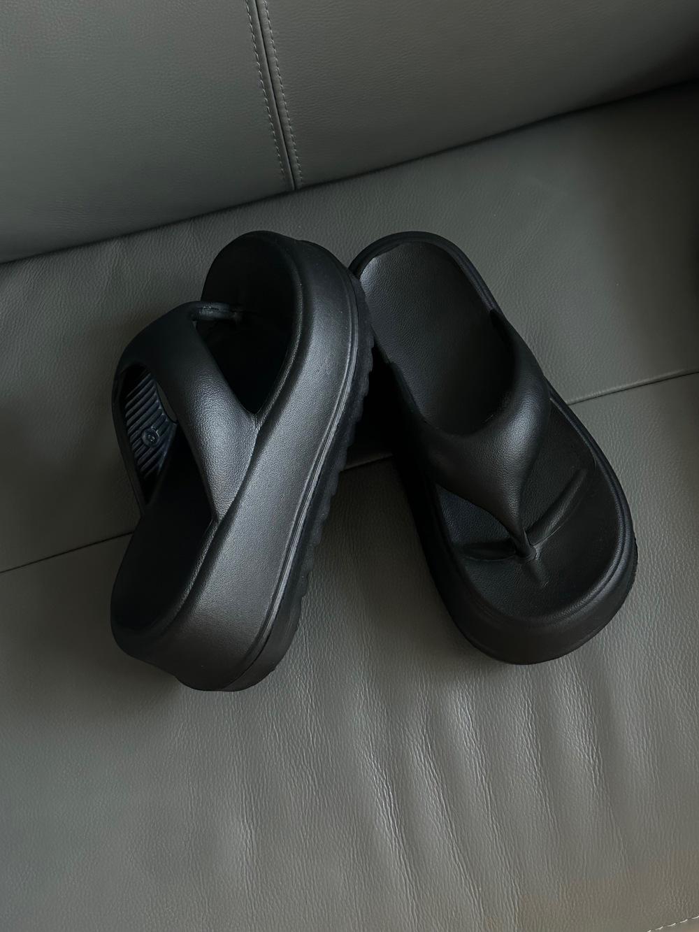 PLATFORM FLIP FLOP