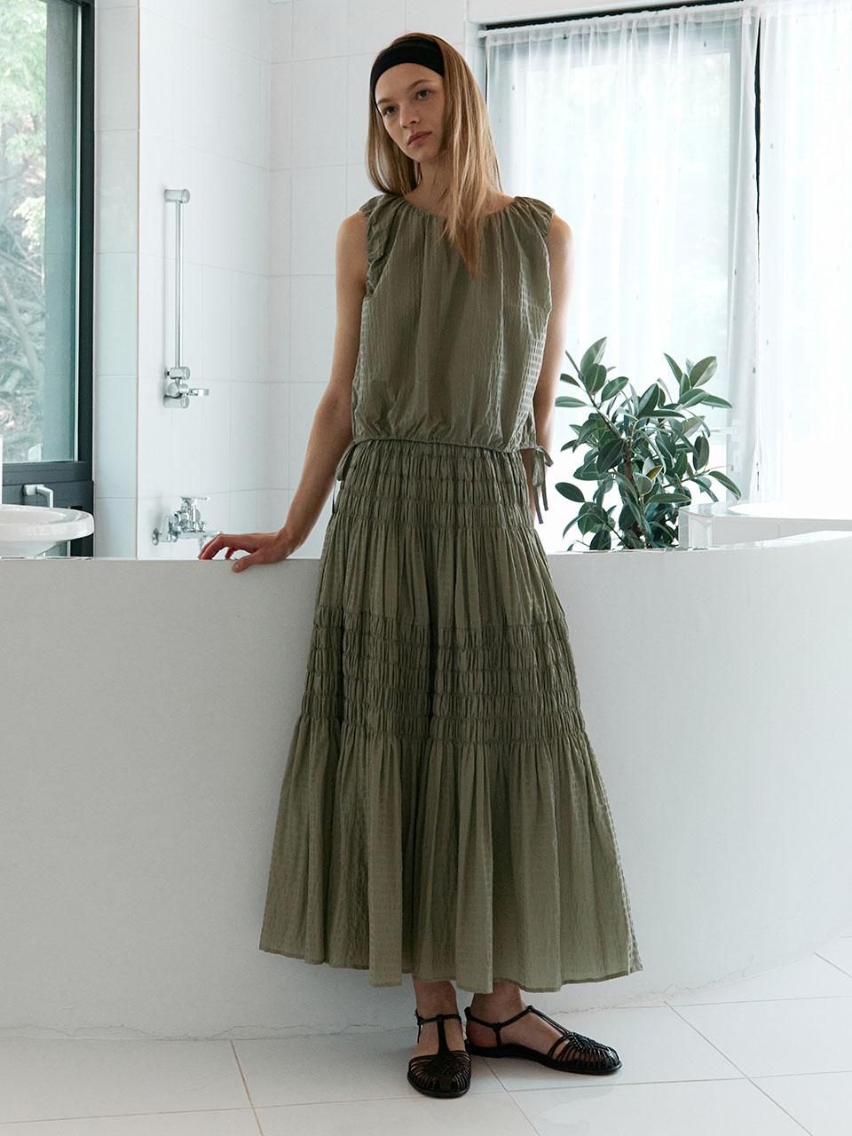 [SET] Shirring Sleeveless Blouse & Long Skirt