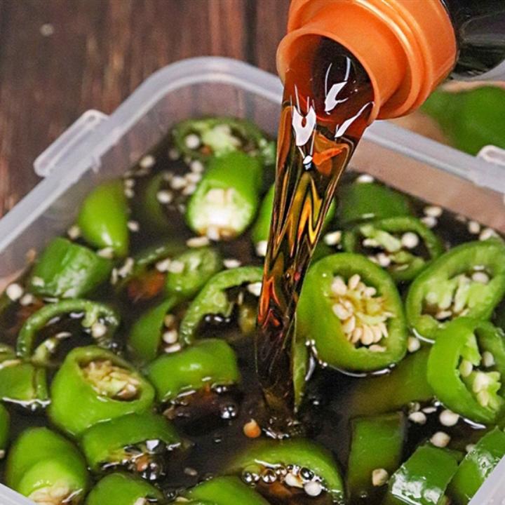 쪼로록 따라주기만 하면 끝! 청와대 만능 맛소스(맛간장)