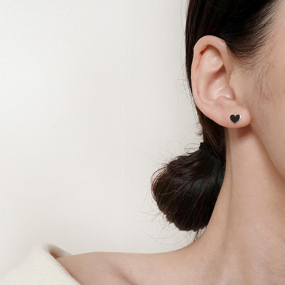 14K 18K 데일리 모던 러블리 블랙 하트 귀걸이