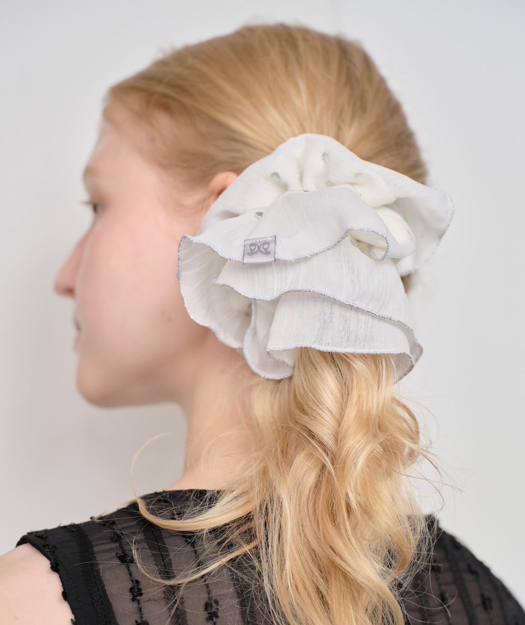 TXT X TSW Dotted Scrunchie [White]