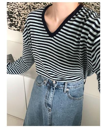 오드 스트라이프 브이넥 니트(블루)