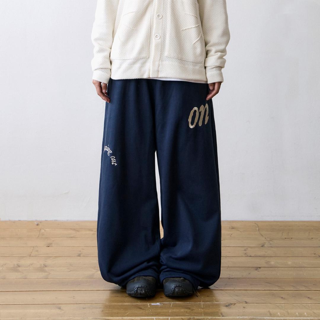 TCM on sweat pants (navy)