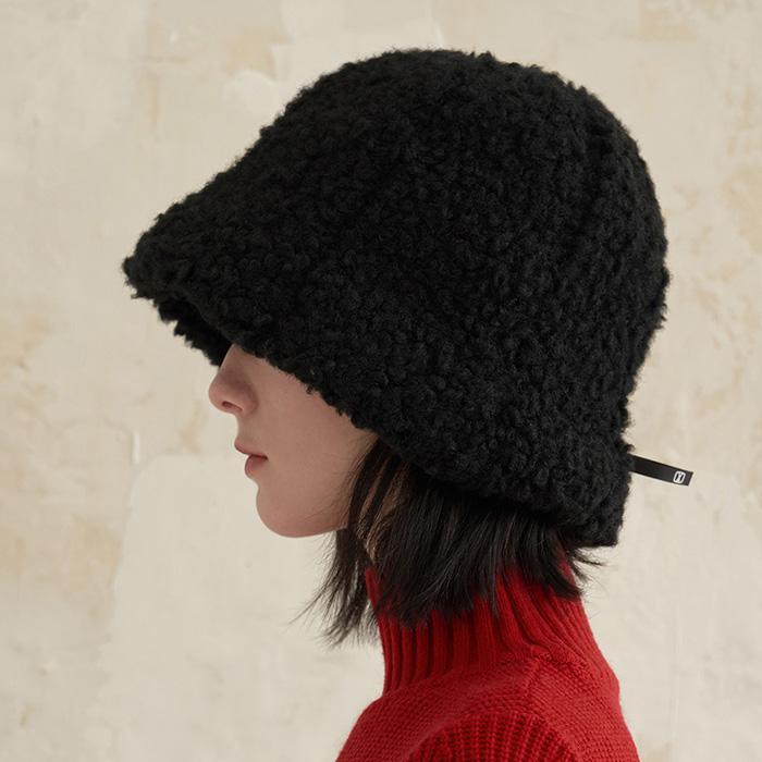 VA 스퀘어 롱라벨 플리스 튤립햇 블랙