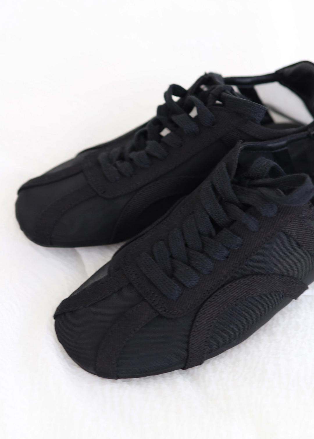 string mesh sneakers