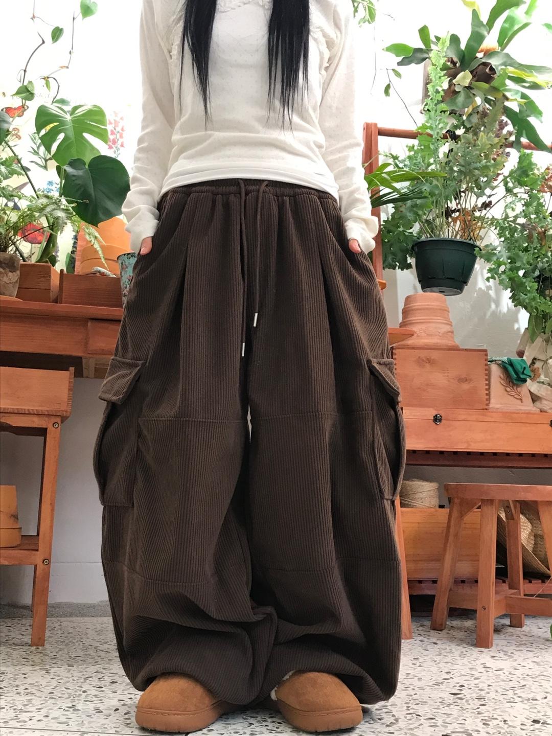 Corduroy balloon cargo pants