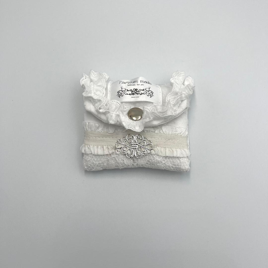 Lace card wallet