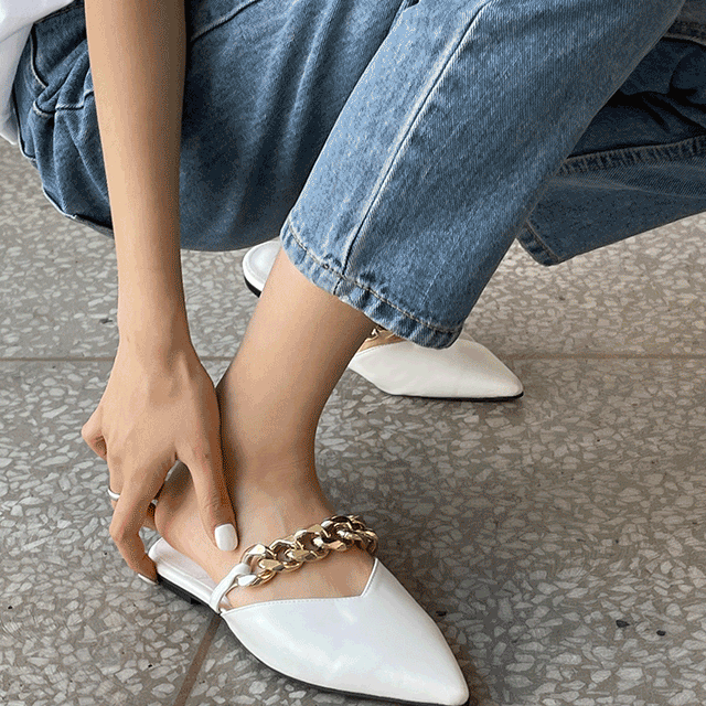 언더벨 스틸레토 골드 체인 스트랩 플랫슈즈