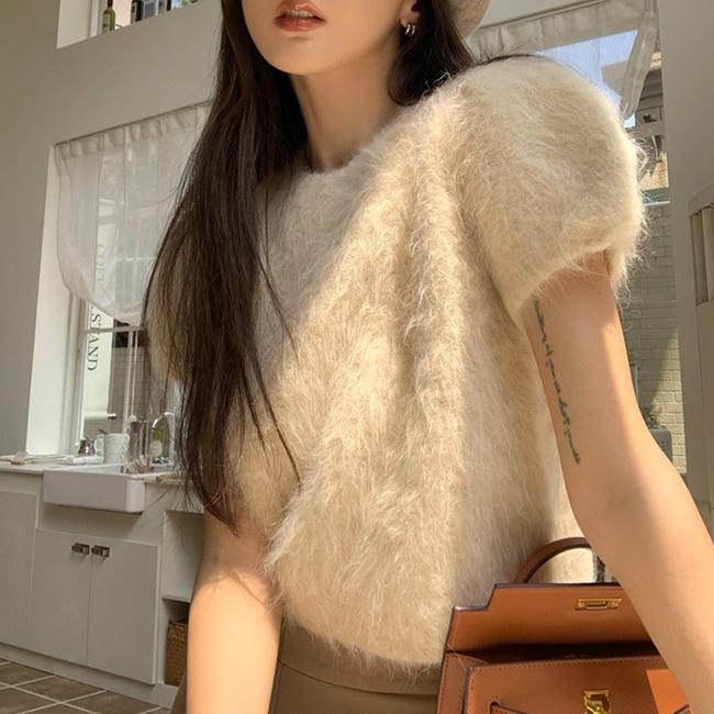 모네 반팔 퍼프 앙고라 니트 연말룩 파티룩