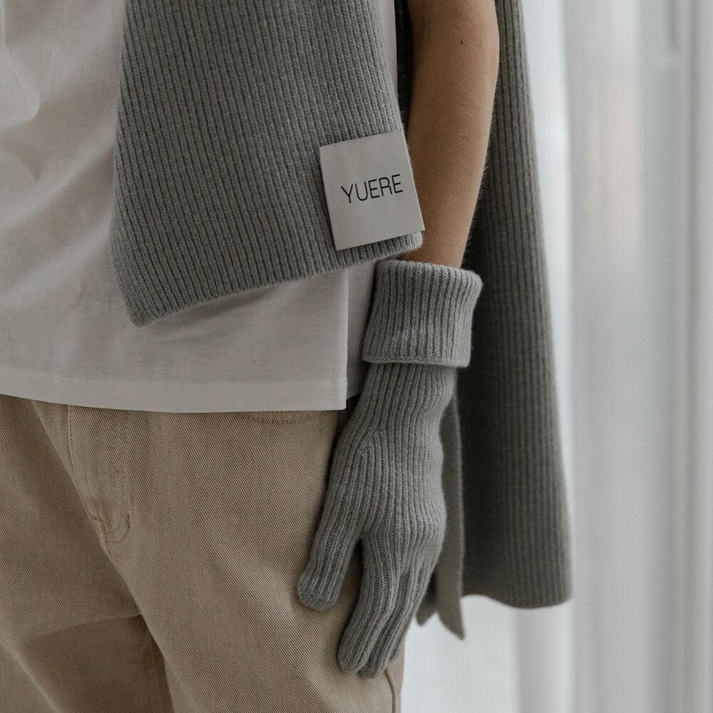 CASHMERE FINGERHOLE GLOVES (SAGE GREEN)
