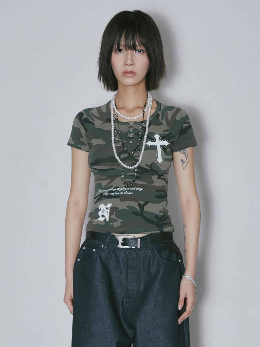 (05/21 예약배송)VINTAGE CROSS BUTTON DOWN TEE_CAMO