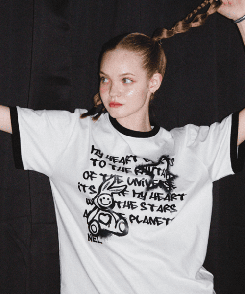 래빗 돌 프린트 반소매 티셔츠 화이트-블랙