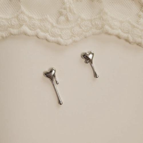 사랑이 흘러 넘치는 귀걸이 (은침)