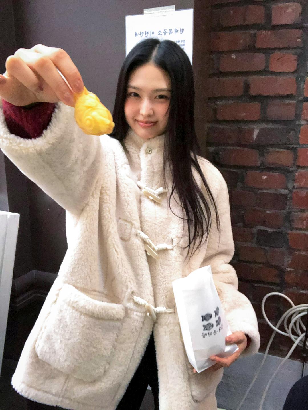 제너럴아이디어 [IV,DR 예약발송] WOMAN 리버시블 무스탕 더플 코트 [3COL]