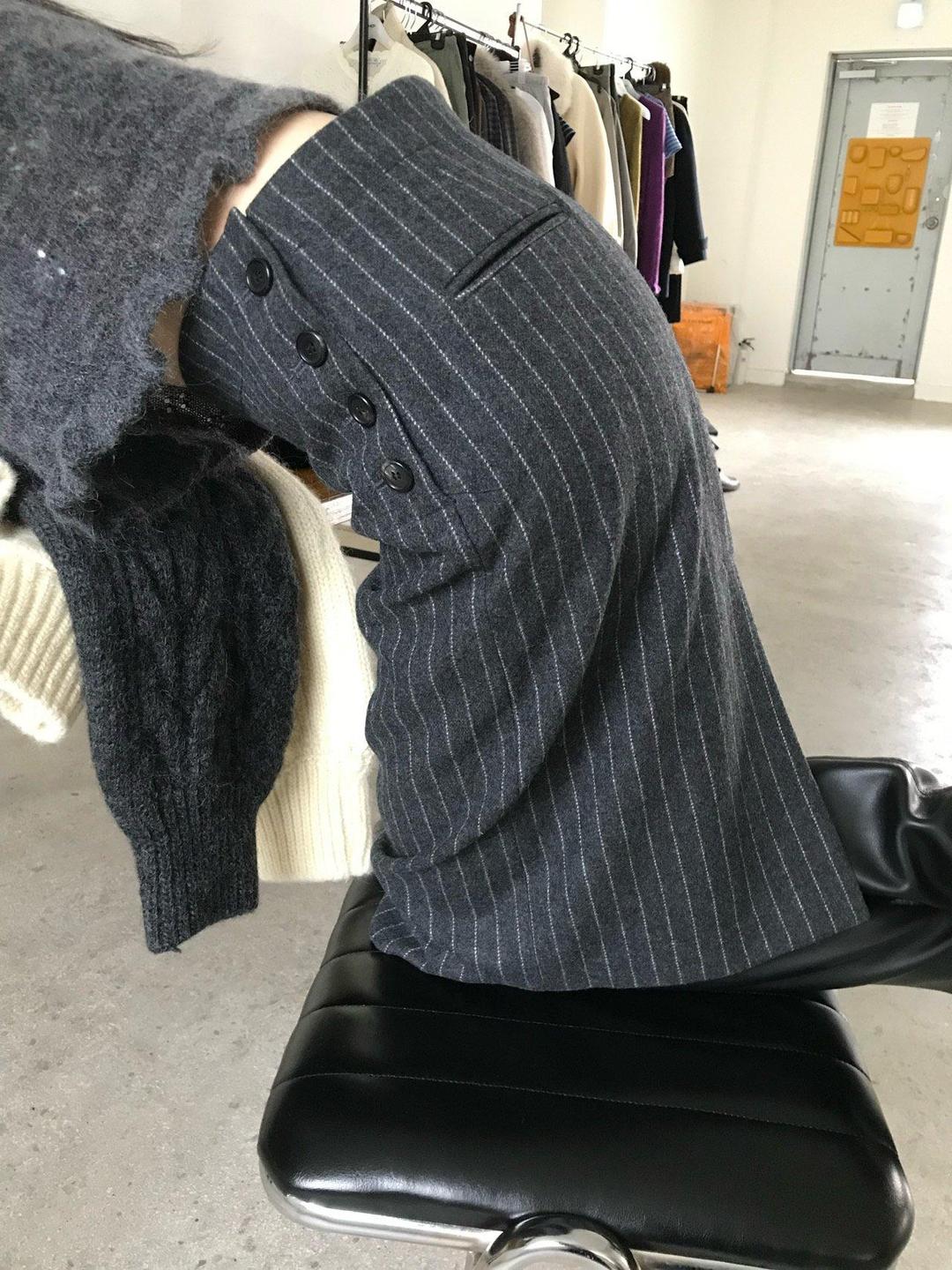 마베케이션 네이비M당일 / We are 위아 픽스 스커트 울 97% (스트라이프 미디 버튼) 2colors