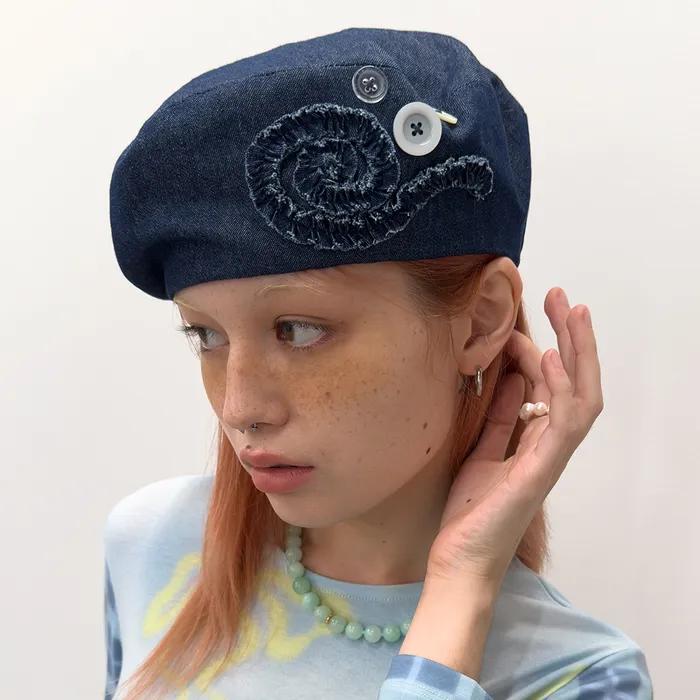 Buttoned Ruffle Beret Hat [Blue]