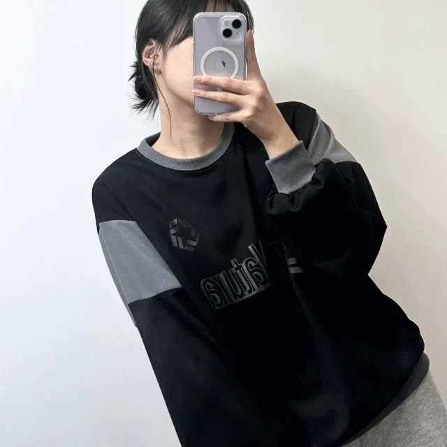 [빠른출고🚀/주문폭주!/y2k] 레트로 배색 마크 맨투맨 2col