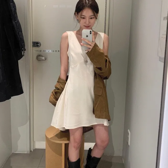 리터 새틴 플레어 원피스