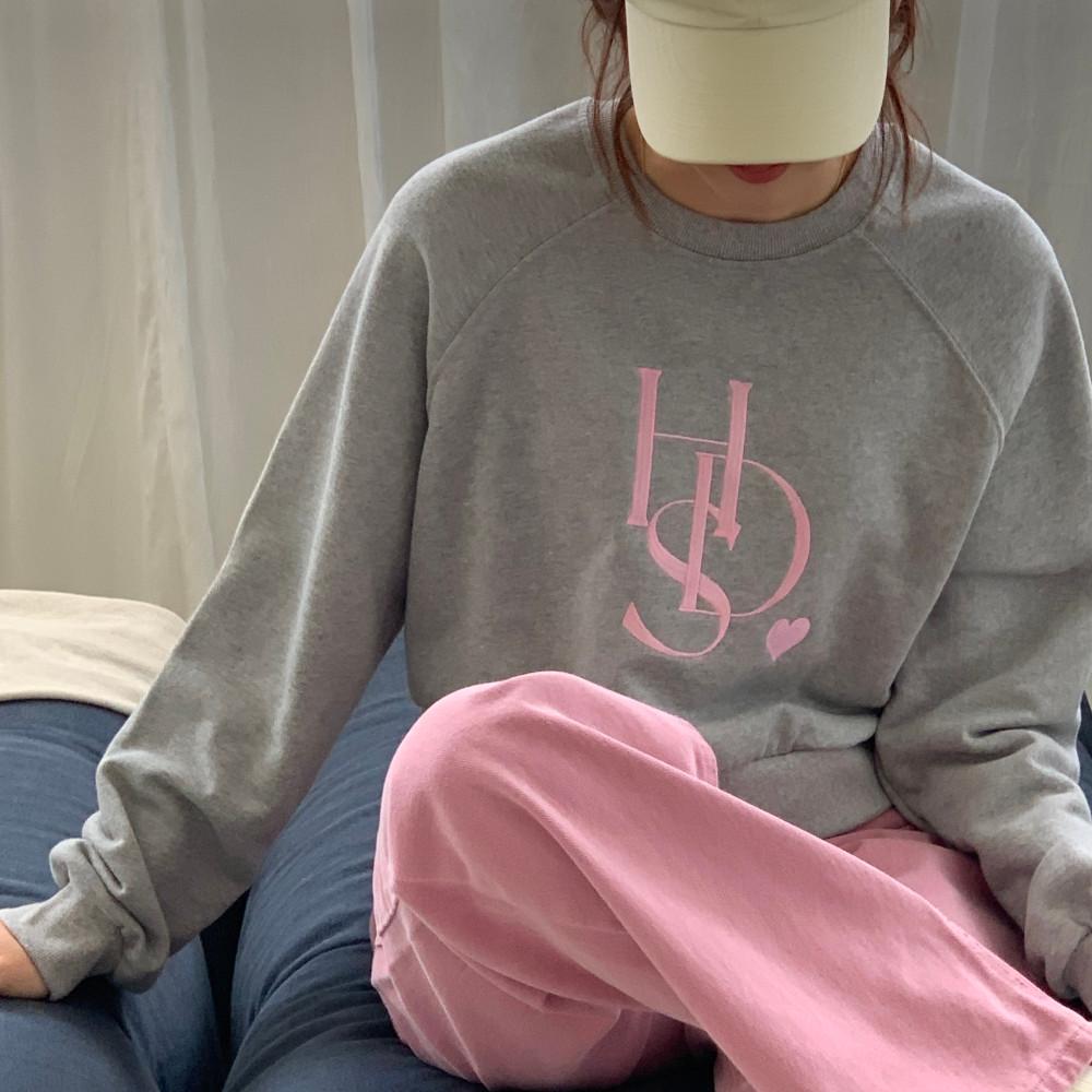 하트 로고 크롭 맨투맨 그레이 Heart logo sweatshirts