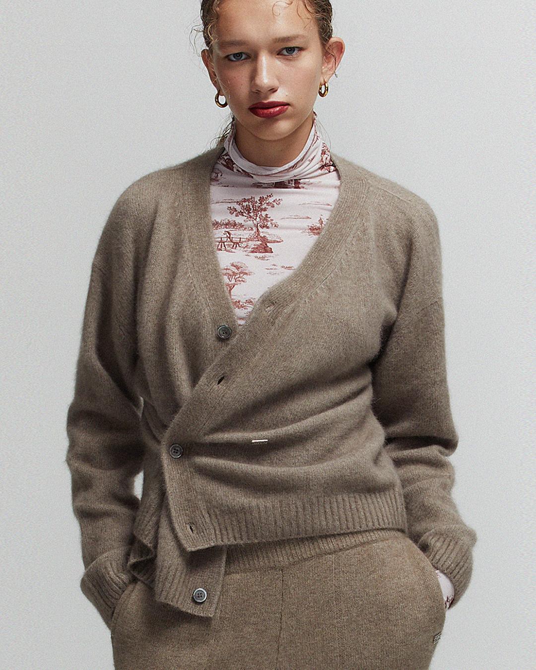 RACCOON RELAXED CARDIGAN_BEIGE