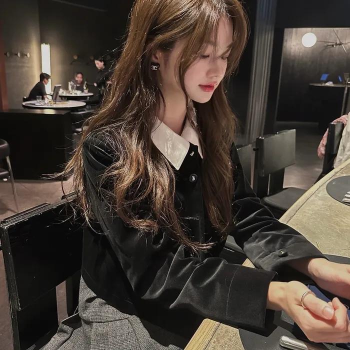 Classy Velvet Collarless Jacket_Black